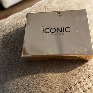 Iconic scuipt and-boost eye brow cushion medium brown